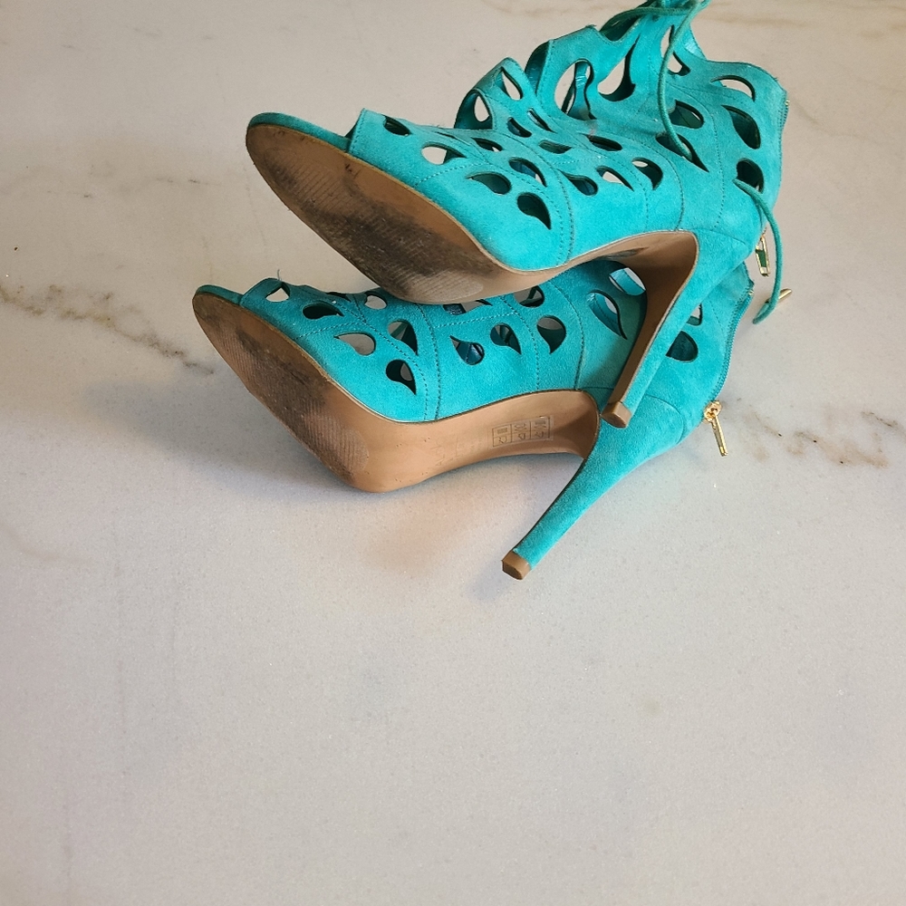 Shoes - Picture 2 of 3